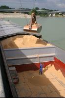Soja auf Schiff 1