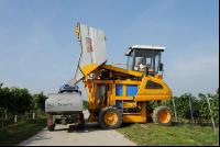 Weinlesemaschine 8