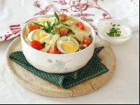 Salat mit Ei, Käse, Tomaten, Schinken 1