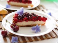 cake with raspberries 3