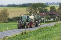 Traktor und Güllefass 3
