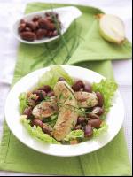 Salat mit Weißwurst