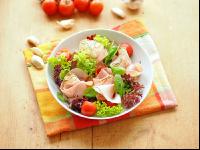 Blattsalat mit Schinken