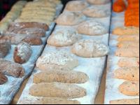 Ungebackene Brotlaibe 1