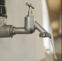 Wasserhahn im Stall