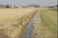 Wassergerinne am Feld 