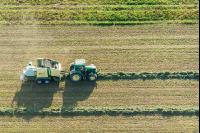 Pressing round bales 6