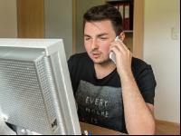 Im Büro 78