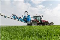 Barley spraying growth regulator 8