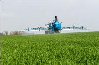 Barley spraying growth regulator 6