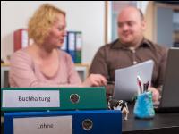 Im Büro 119