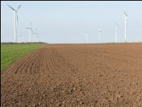 Windräder auf Ackerland 2