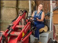 Landwirtin am Hoflader 6