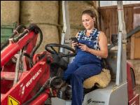 Landwirtin am Hoflader 4