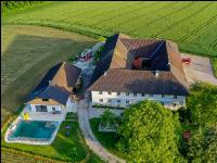 Hof mit Schwimmteich 1