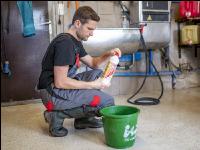 Hygiene in milking barn 21