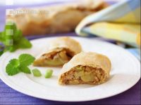 Apfelstrudel mit Rhabarber