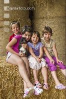 Kinder am Hof 24