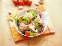 Blattsalat mit Schinken