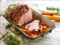 Schweinsbraten im Heu 1