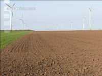 Windräder auf Ackerland 2