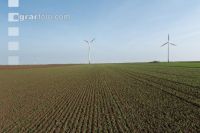 Windräder auf Ackerland 3