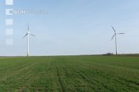 Windräder auf Ackerland 7