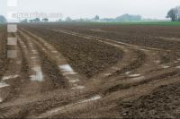 Wheel tracks slurry wagon 1