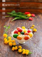 Ostereier und Tulpen 2