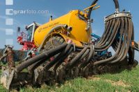 Liquid manure injector 32