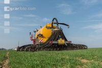 Liquid manure injector 31