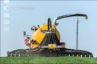 Liquid manure injector 18