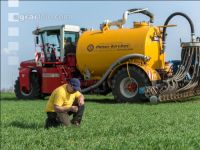 Liquid manure injector 12