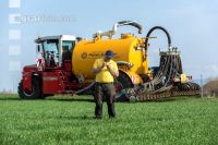 Liquid manure injector 10
