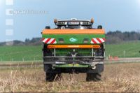 Fertilizing before beets seed 3