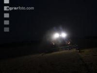 Weizenernte in der Nacht 2