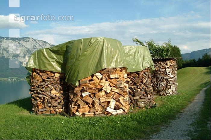 Holzstoß 8