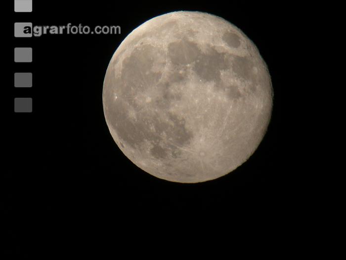 Mond im April