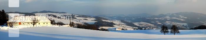 Verschneiter Hof