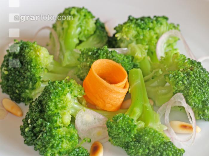 Brokkolisalat 2
