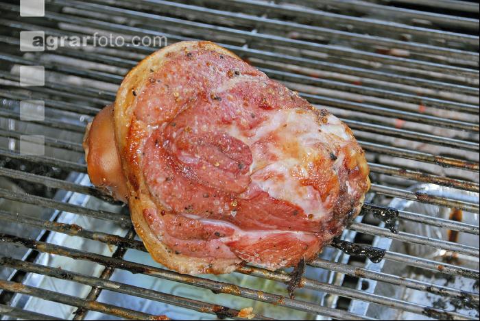 Fleisch grillen 1