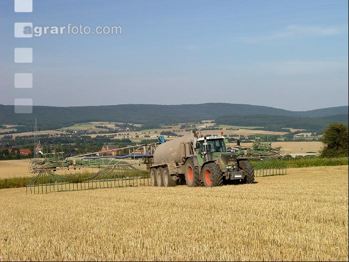 Fendt mit Güllefass J 2