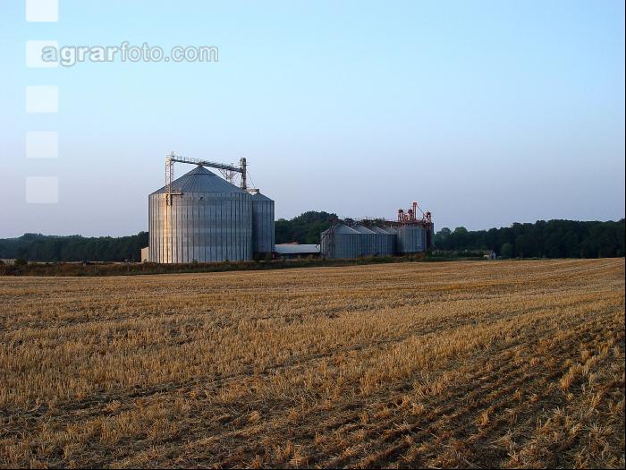 Getreidesilos J 4