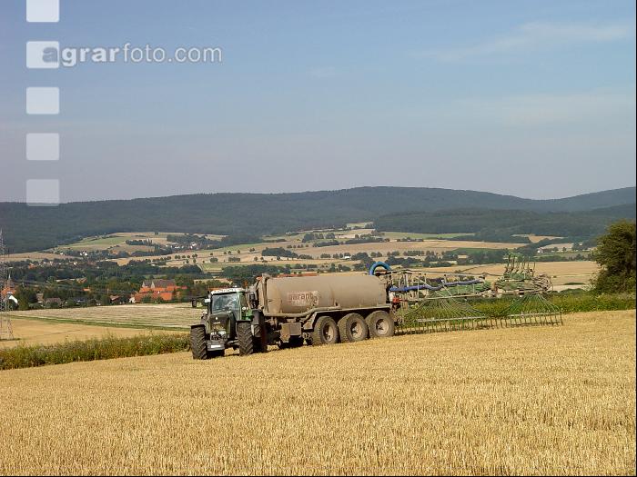 Fendt mit Güllefass J 1