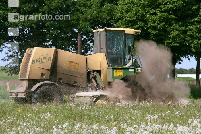 Gras mähen J 7