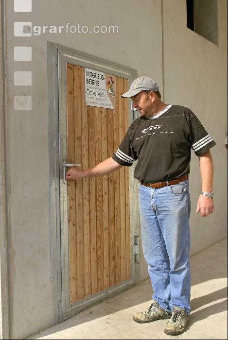 Stalltür aufsperren 5