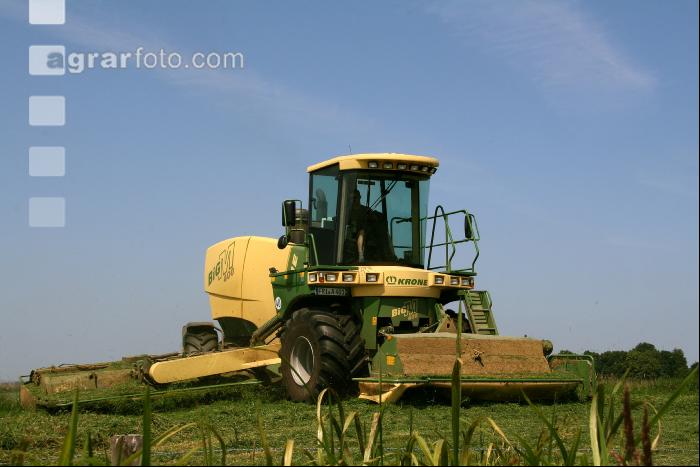Gras mähen J 10