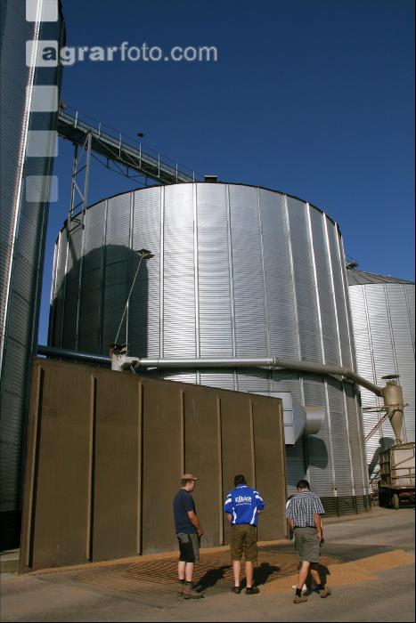 Getreidesilos J 13
