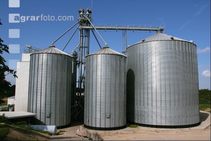 Getreidesilos J 11