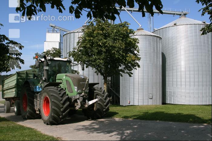 Getreidesilos J 10